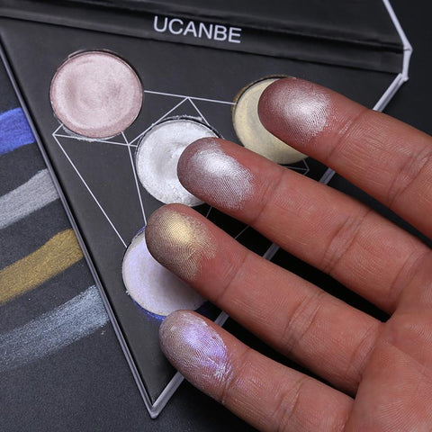 Image of 4 Colors - Triangle Glitter Eyeshadow Palette